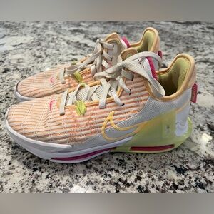 Nike LeBron witness VI melon tint/lemon Men’s size 7